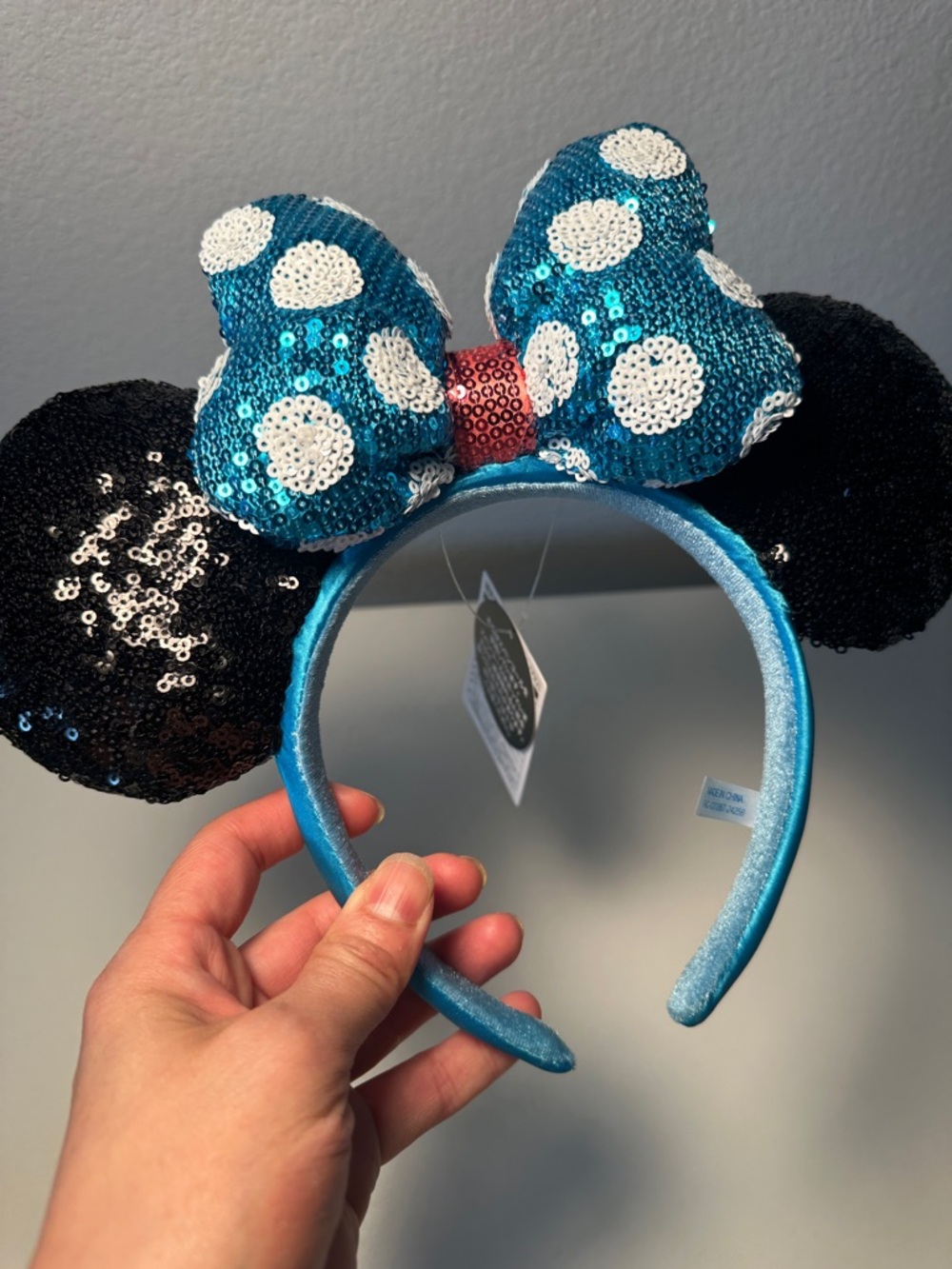 NWT Sequin Minnie Mouse Ears Headband - Blue White Polka Dot Bow - Picture 5 of 6